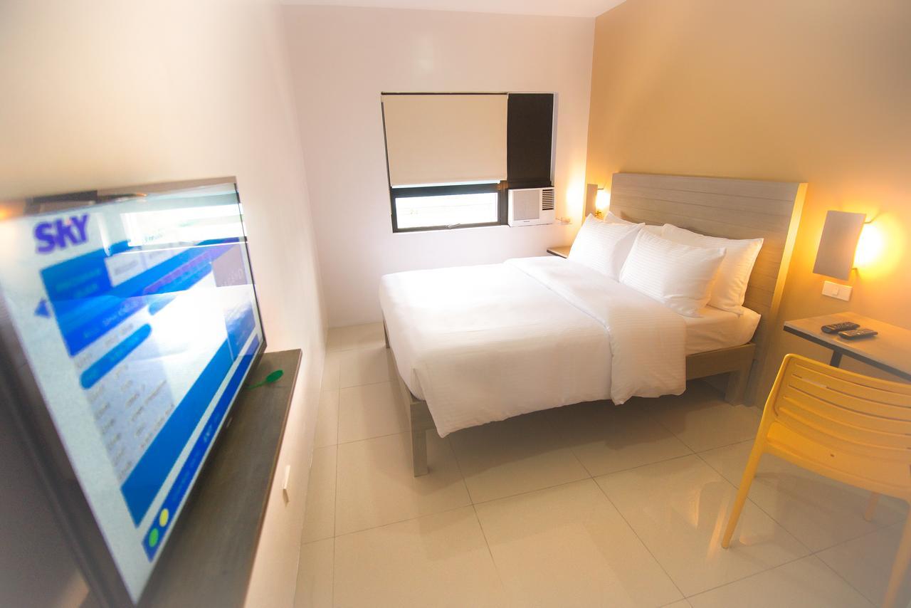 Felix Residences Cebu Екстериор снимка
