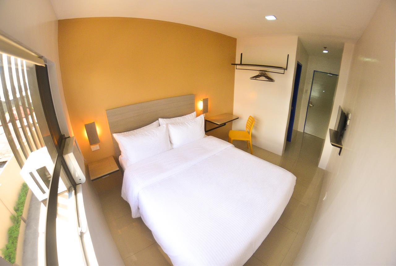 Felix Residences Cebu Екстериор снимка