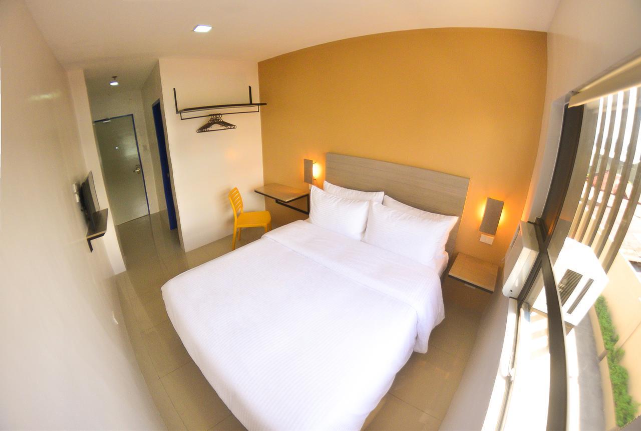Felix Residences Cebu Екстериор снимка
